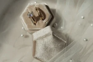 14-year-anniversary-gold-jewelry